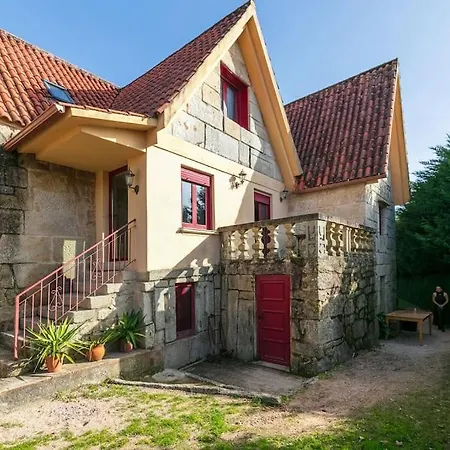 Casa Do Pombal By *